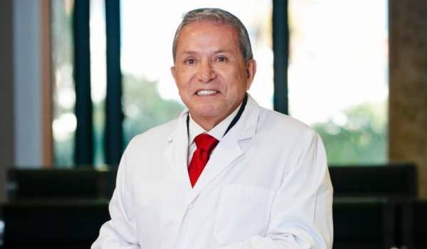 1200/drgustavocoloma01.jpg