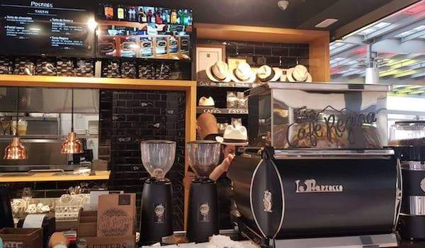 304/cafereginaalisios02.jpg
