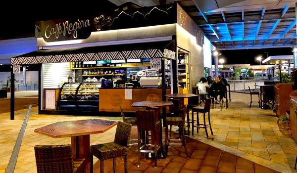 304/cafereginaalisios02a.jpg