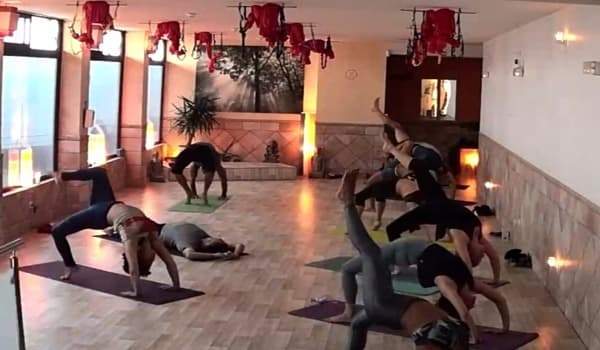 327/poweryoga01.jpg